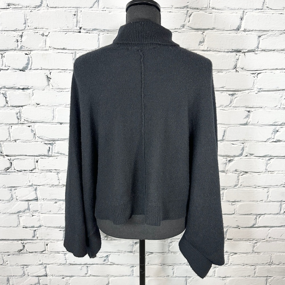 Vince Cashmere Wool Poncho Sweater Cape Shrug XS/S Black Turtleneck Luxury Cozy - Picture 4 of 11